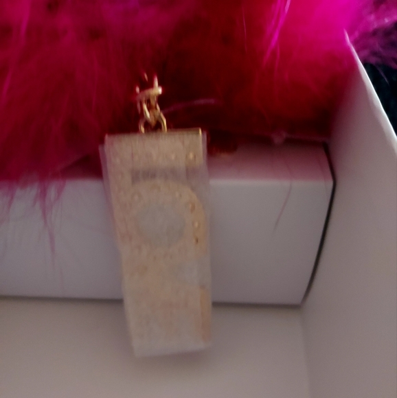 MICHAEL KORS ULTRA PINK FUR LOVE POM POM KEYCHAIN - Picture 3 of 9